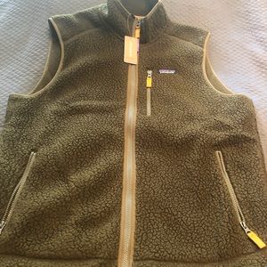 NWT Patagonia Brown Retro Pile Vest Men’s size XL